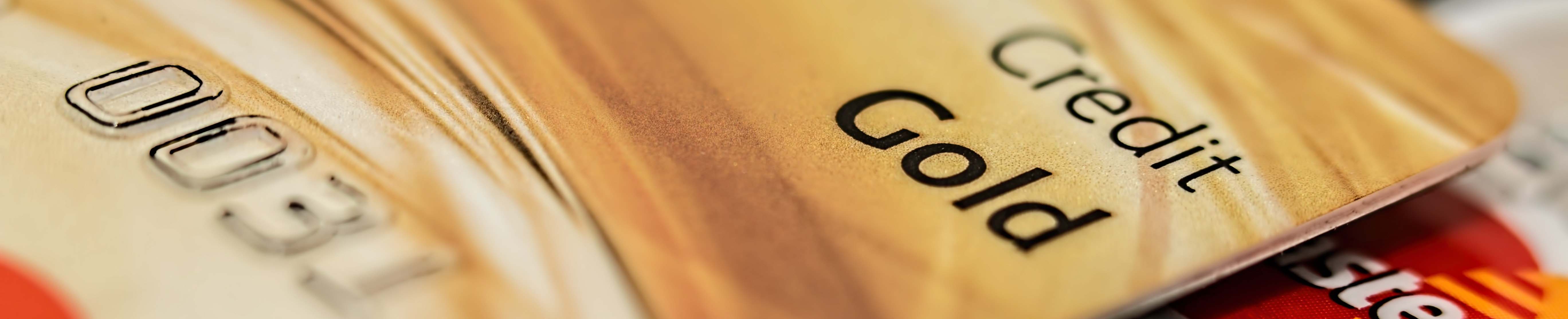 gold-credit-card-closeup